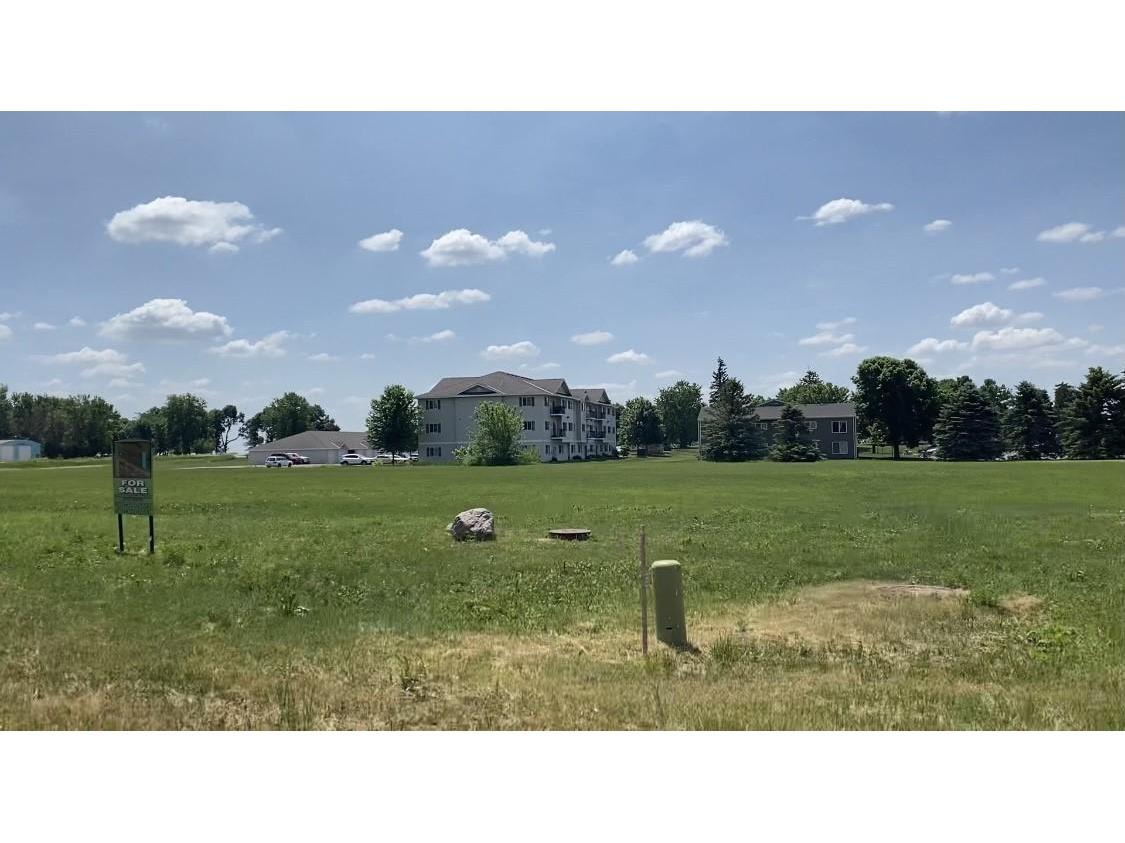 XX520 East Avenue, Worthington, MN 56187 MLS 6009229 Edina Realty