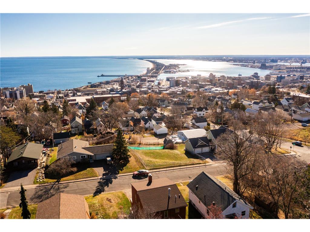 XXX E 9th Street Duluth MN 55811 6818806 image14