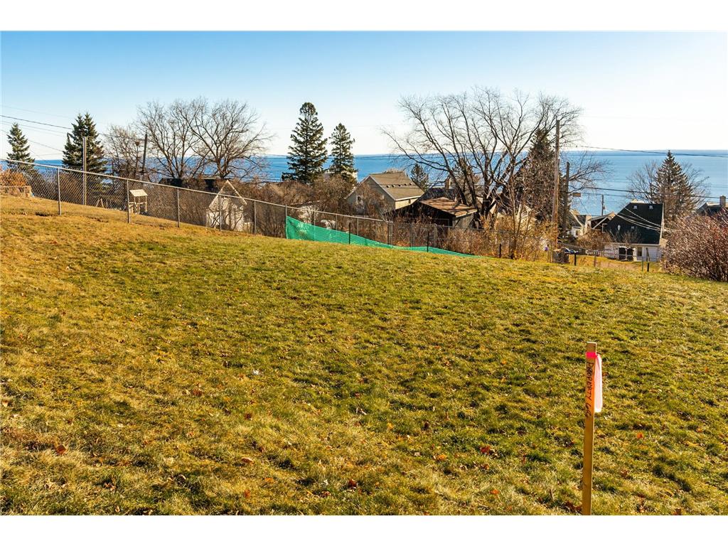 XXX E 9th Street Duluth MN 55811 6818806 image8