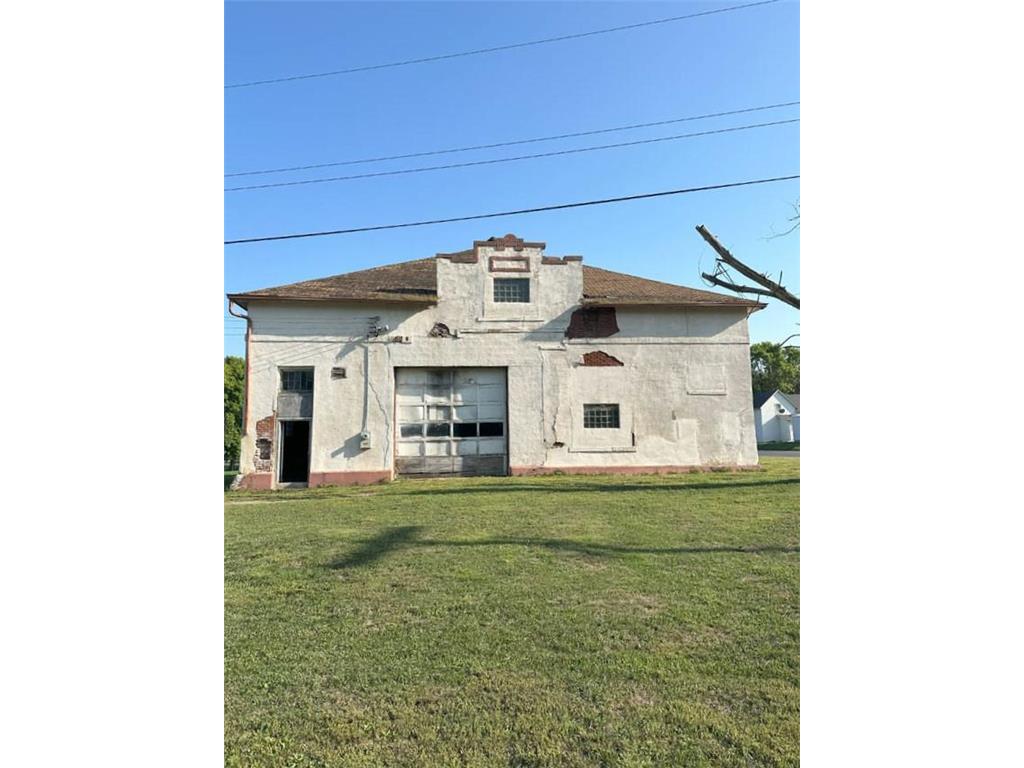 XXX Main Street Silver Lake MN 55381 6426671 image1