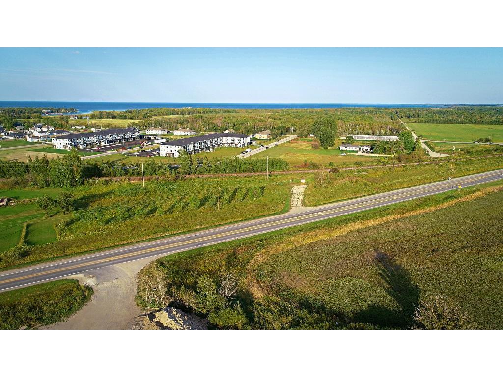 XXX State Hwy 11 Warroad MN 56763 7068187 image16