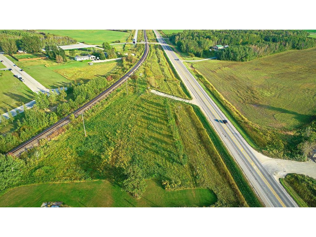 XXX State Hwy 11 Warroad MN 56763 7068187 image24