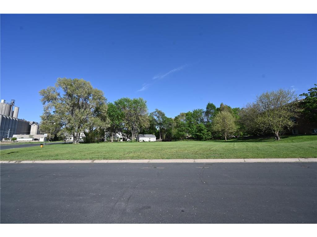 XXX W 3rd Ave Shakopee MN 55379 6719679 image4