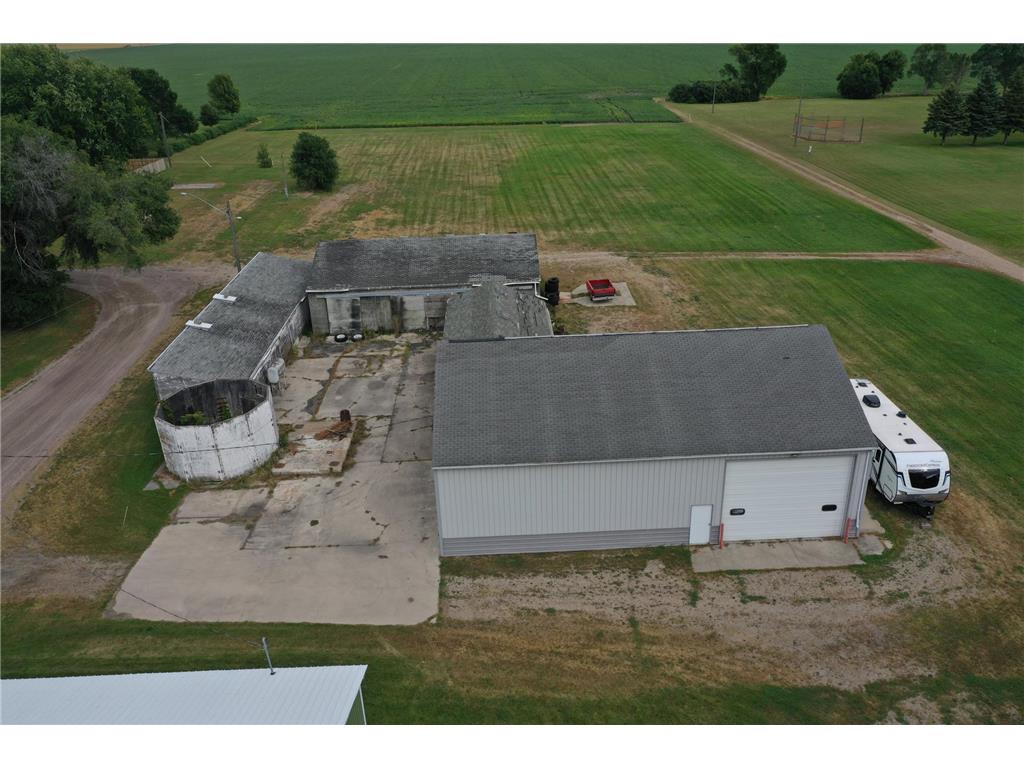 ______ RAILROAD Avenue E Blomkest MN 56216 6608490 image1