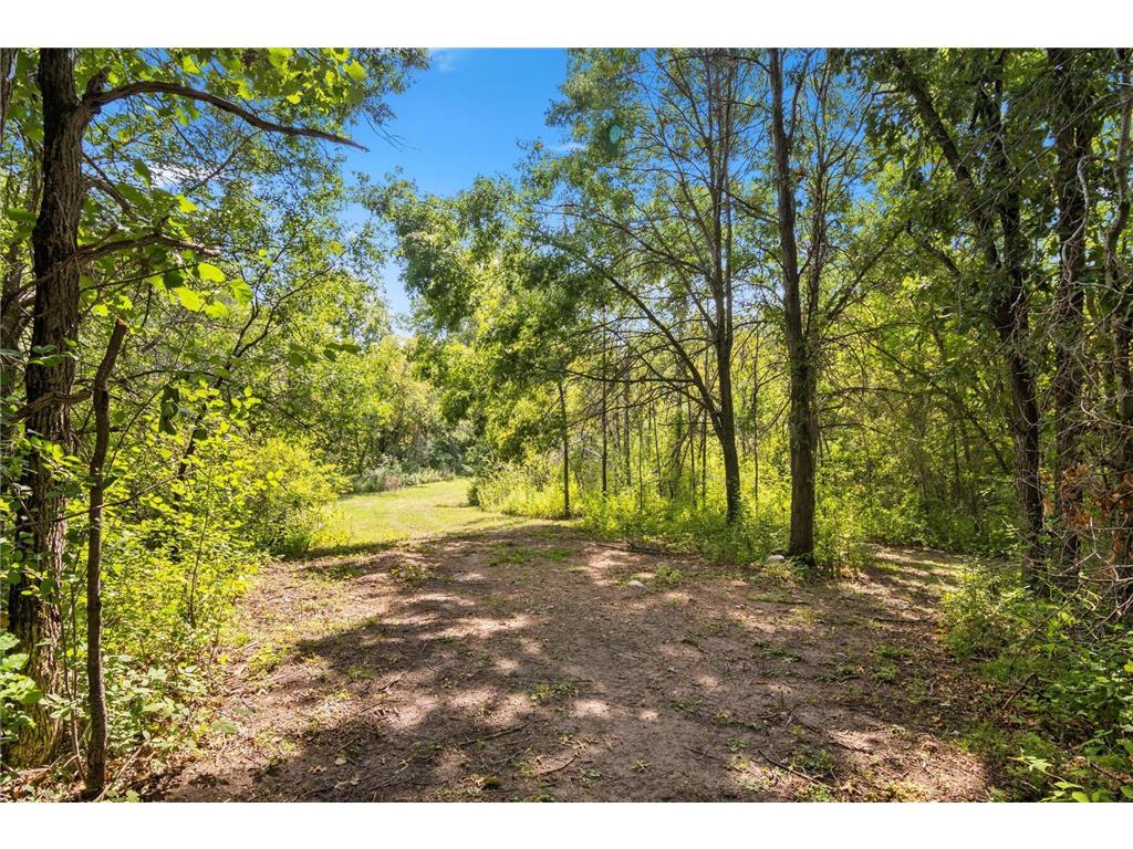 xxx xxx Hwy 12 Hudson WI 54016 6424263 image1