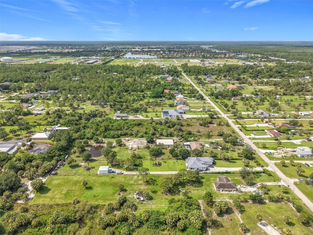 10th Street NE Naples FL 34120 TB8430793 image22