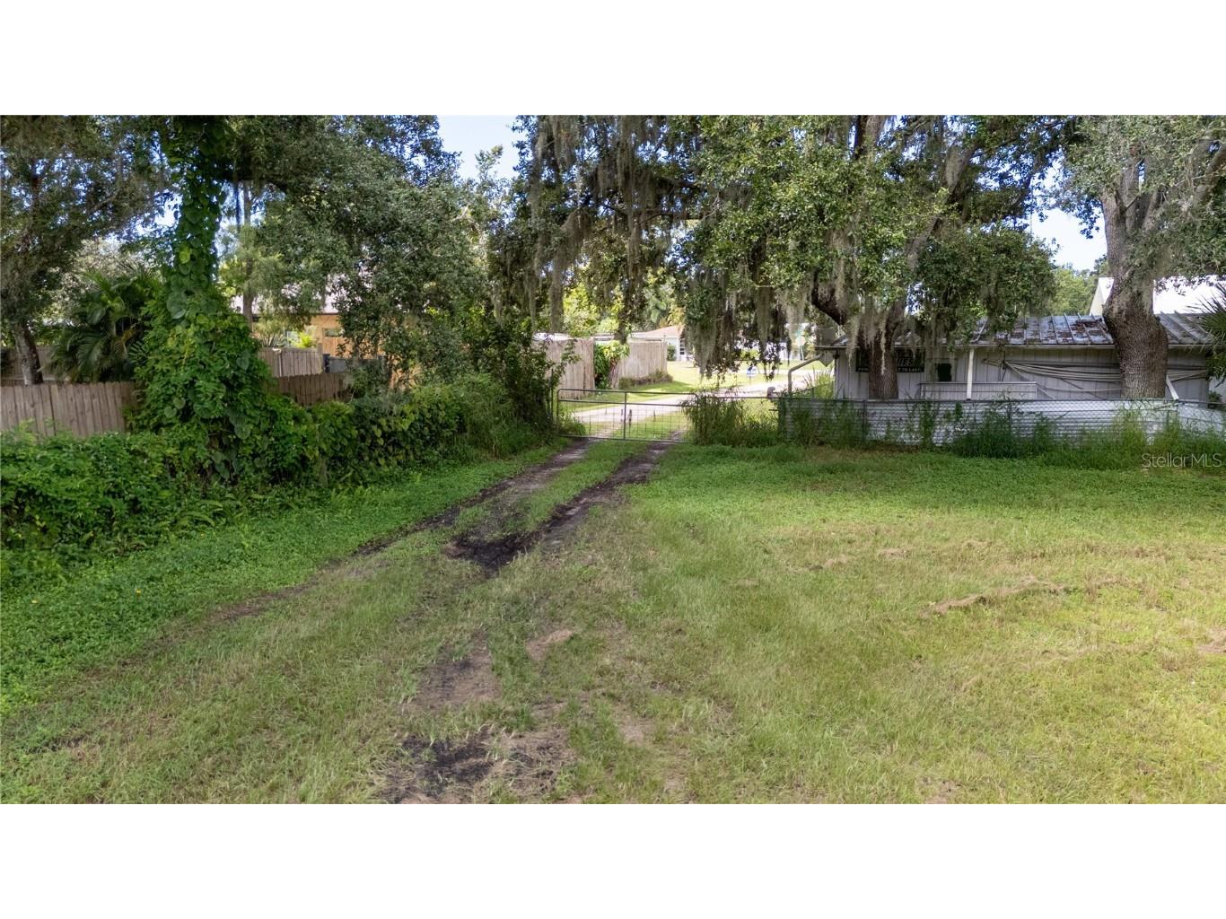 11th Street Sarasota FL 34232 A4673266 image3