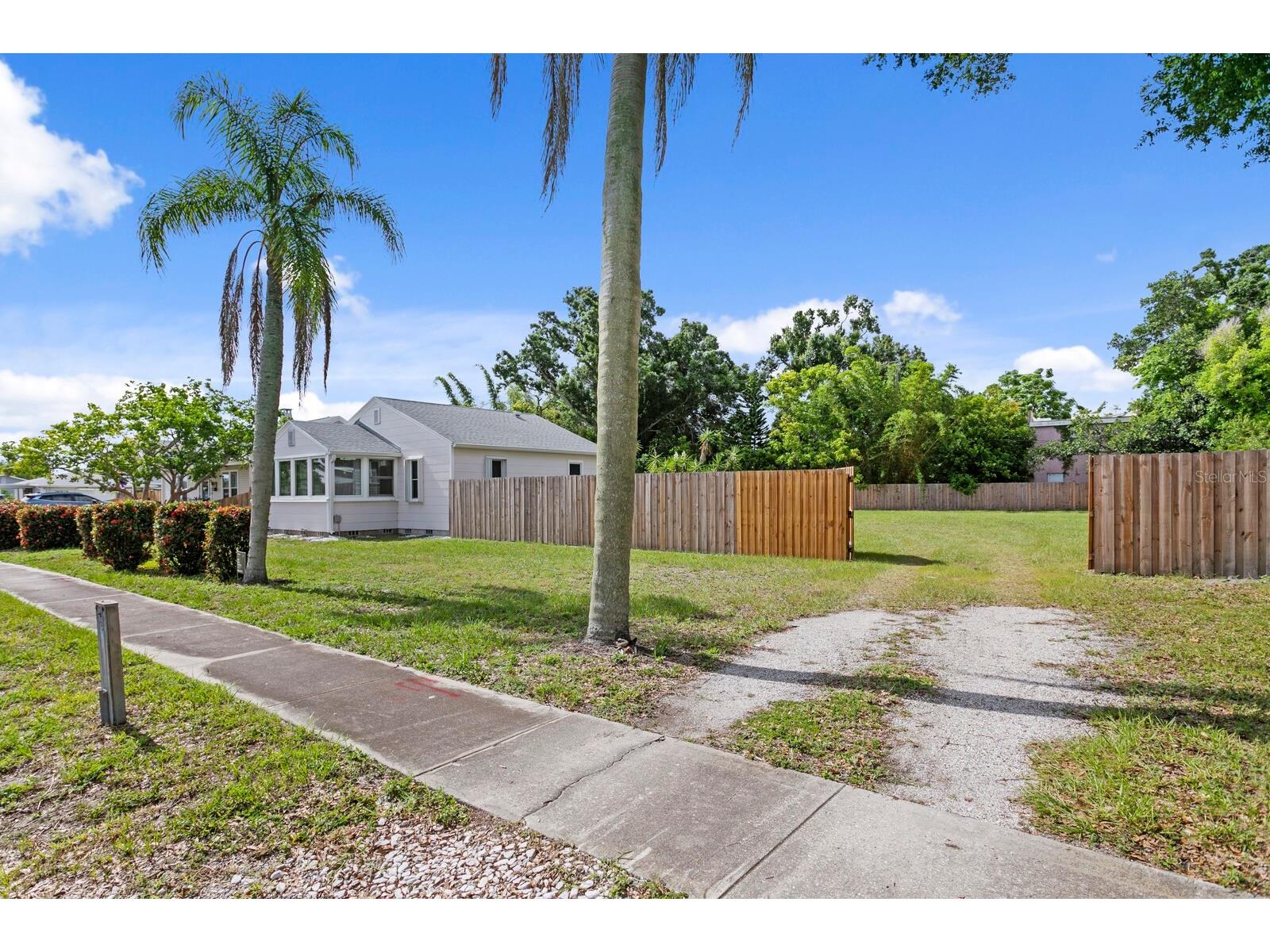 13th Avenue N Saint Petersburg FL 33713 TB8525727 image2