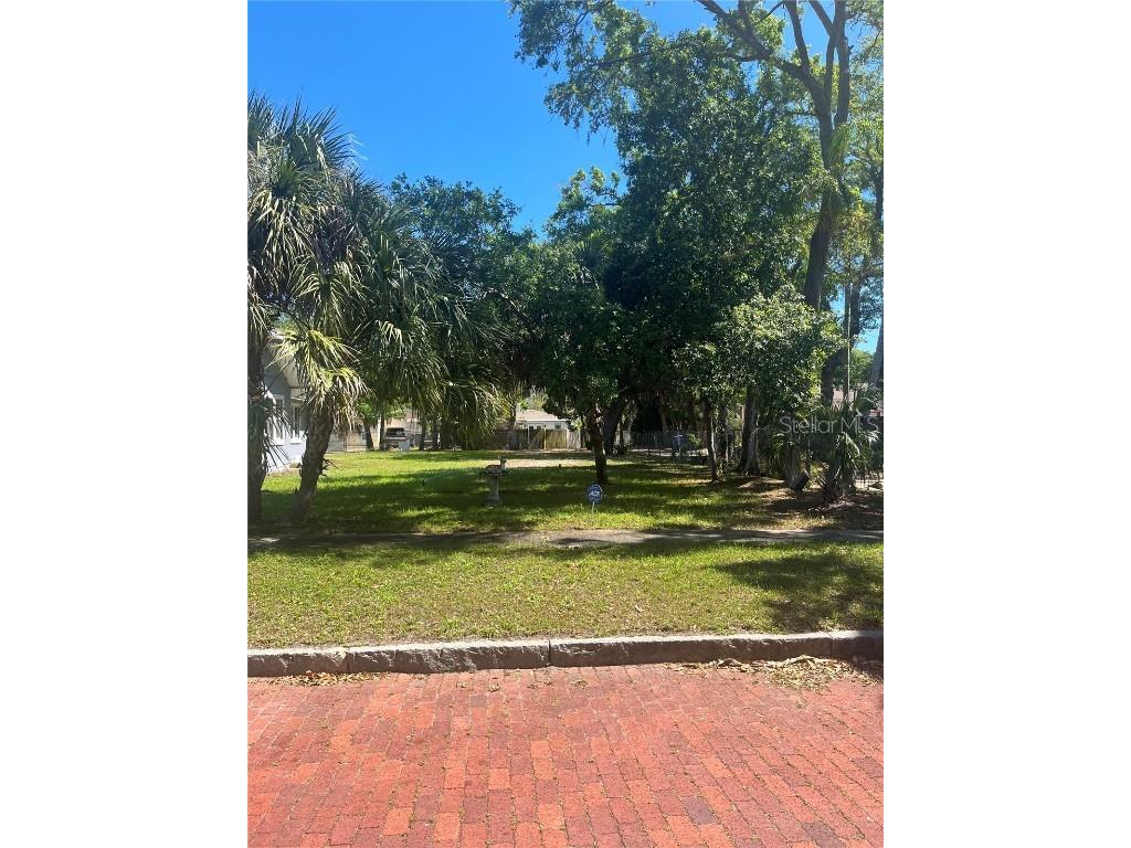 8th St S Saint Petersburg FL 33705 T3486659 image1