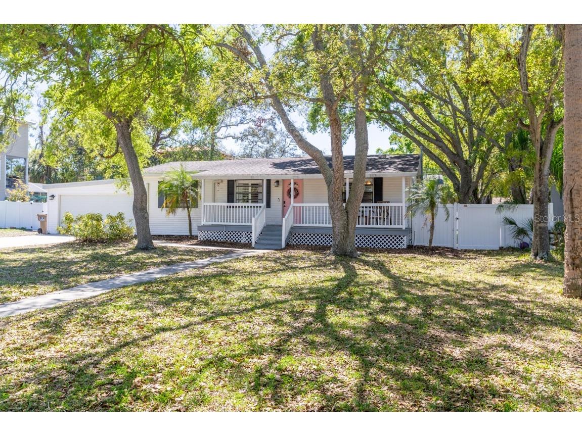 916 Michigan Avenue Palm Harbor FL 34683 A4639941 image1