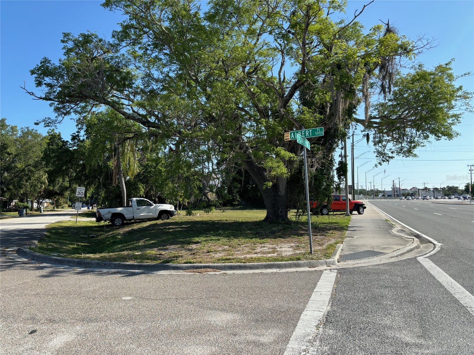 Albert Place Sarasota FL 34231 A4608267 image8