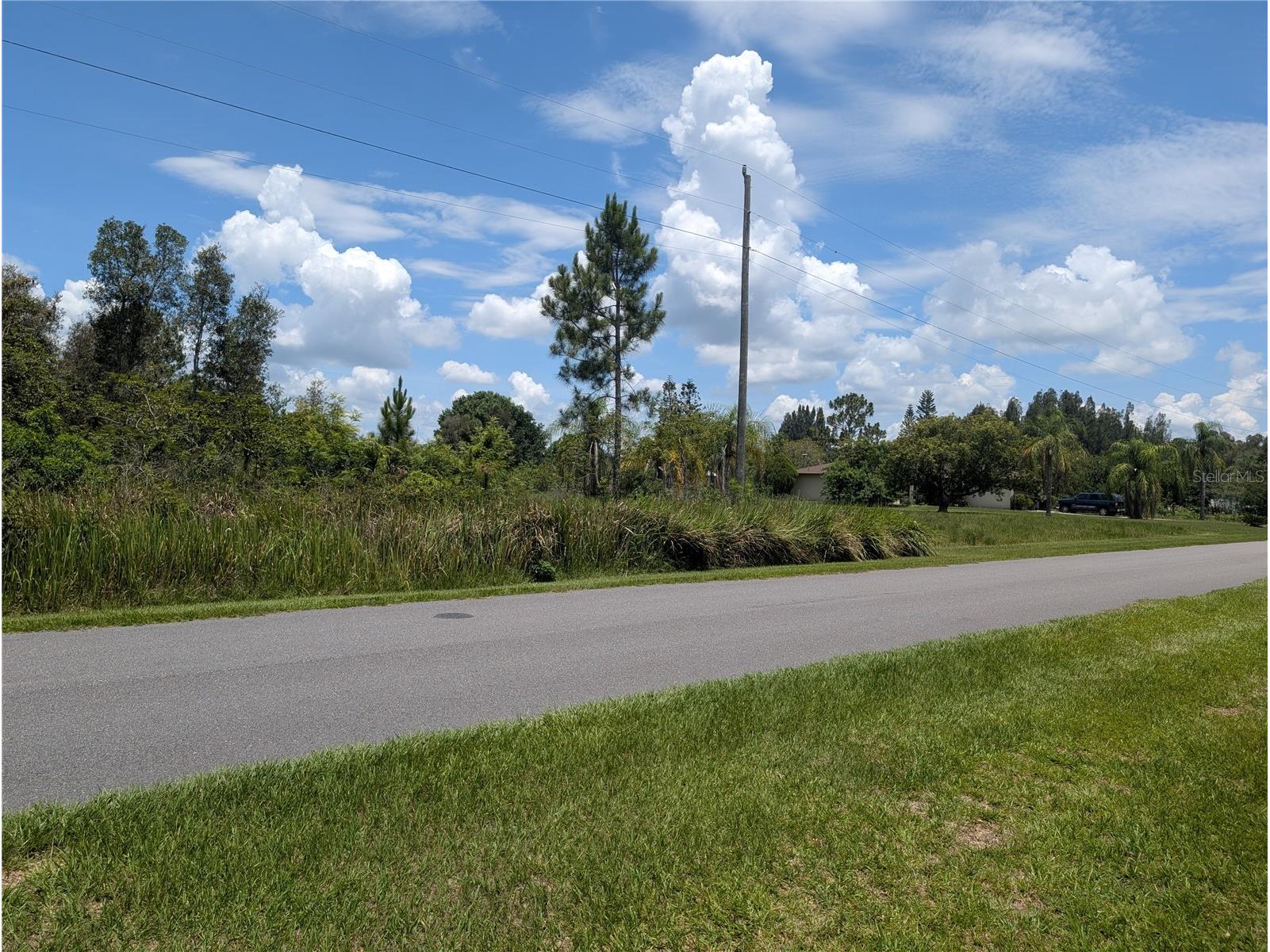Arborea Drive N Indian Lake Estates FL 33855 - WALK IN WATER P4939047 image5