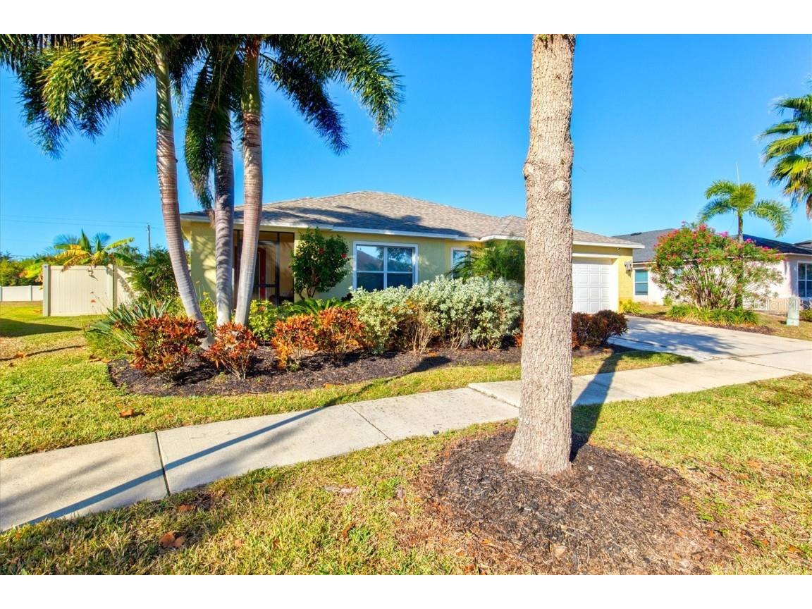 5213 Moon Shell Drive Apollo Beach FL 33572 A4676842 image2