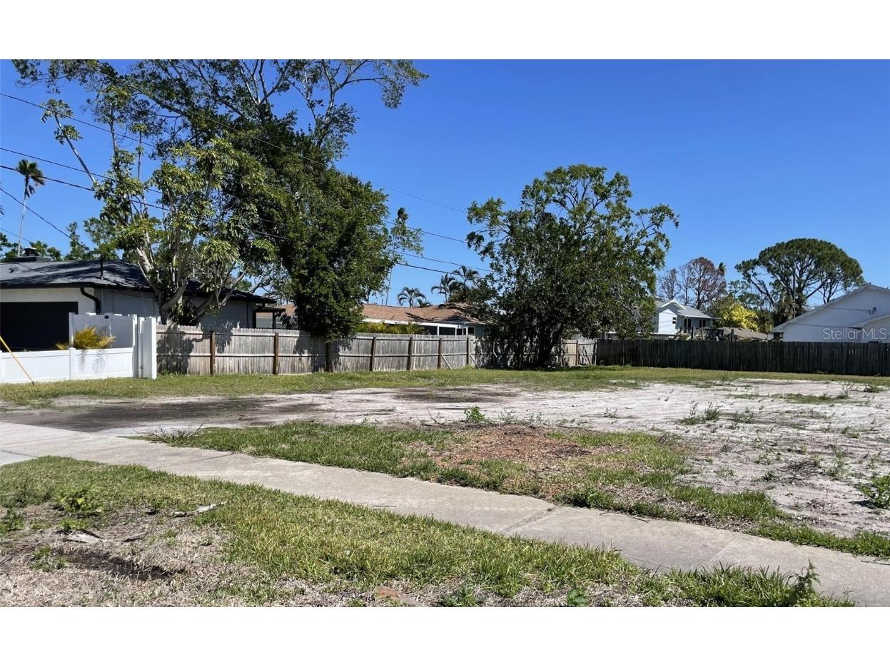 Bayou Grande Boulevard NE Saint Petersburg FL 33703 TB8362869 image1