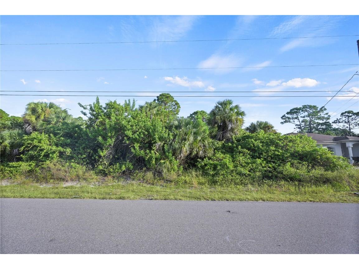 Bluebird Avenue North Port FL 34286 - BLUEBIRD WATER WAY C7449841 image1