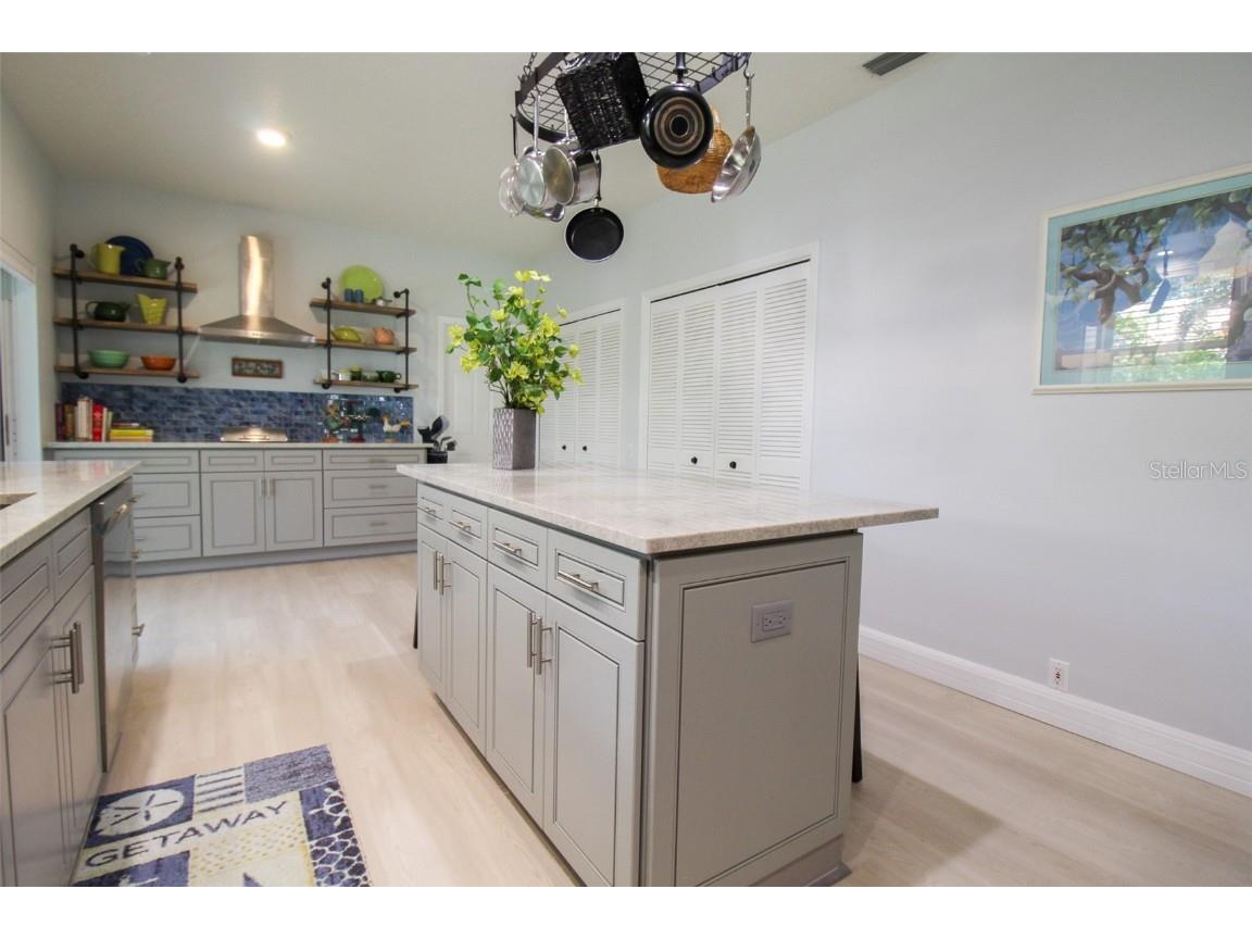  Bradenton FL 34202 A4550645 image24