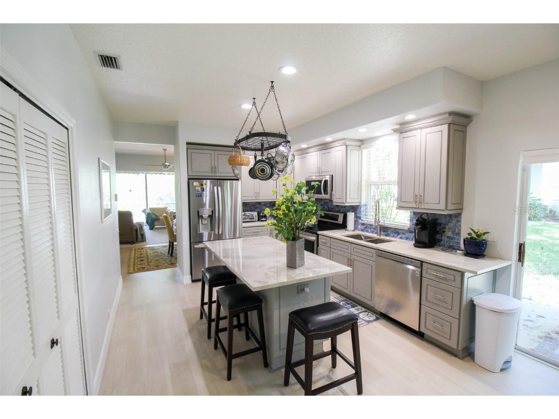  Bradenton FL 34202 A4550645 image3