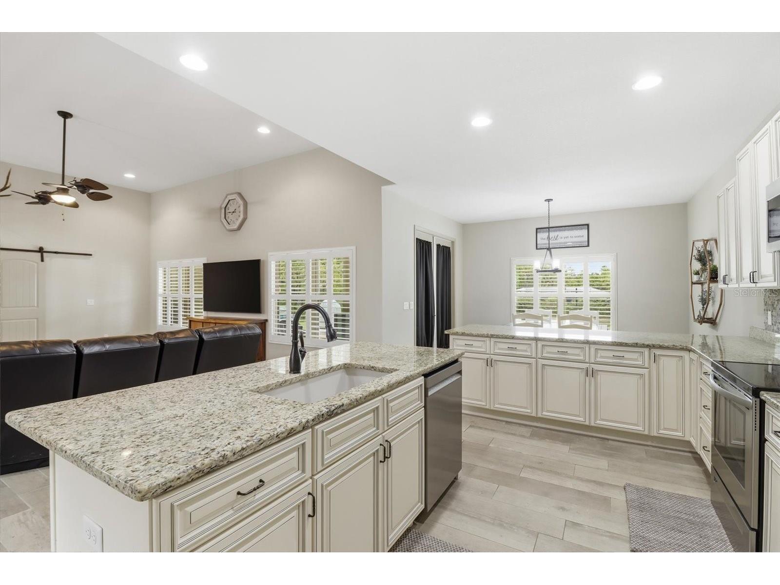  Beverly Hills FL 34465 W7884646 image19