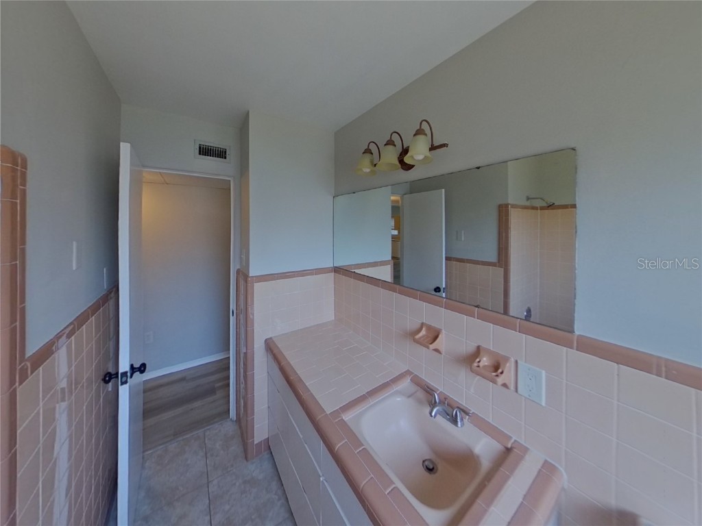  Bradenton FL 34207 TB8445977 image12