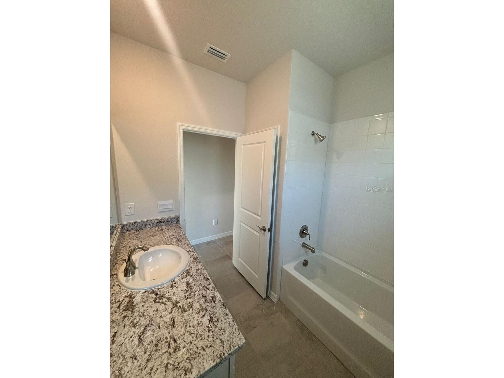  Bradenton FL 34212 A4684982 image5