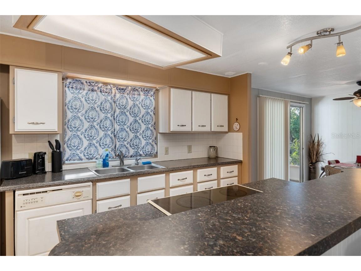  Brooksville FL 34613 W7880438 image16