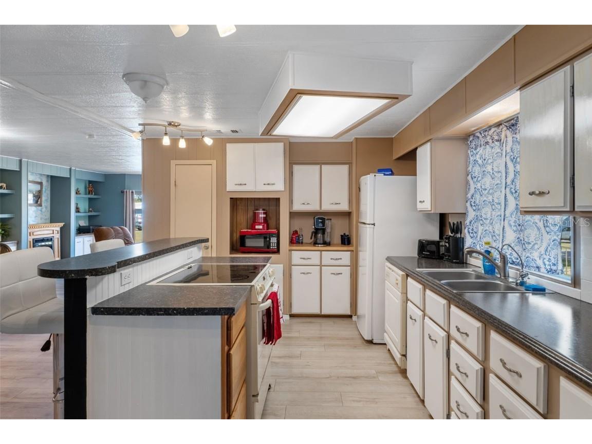  Brooksville FL 34613 W7880438 image17