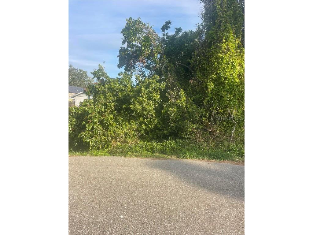Colleen Street Sarasota FL 34231 A4641719 image1