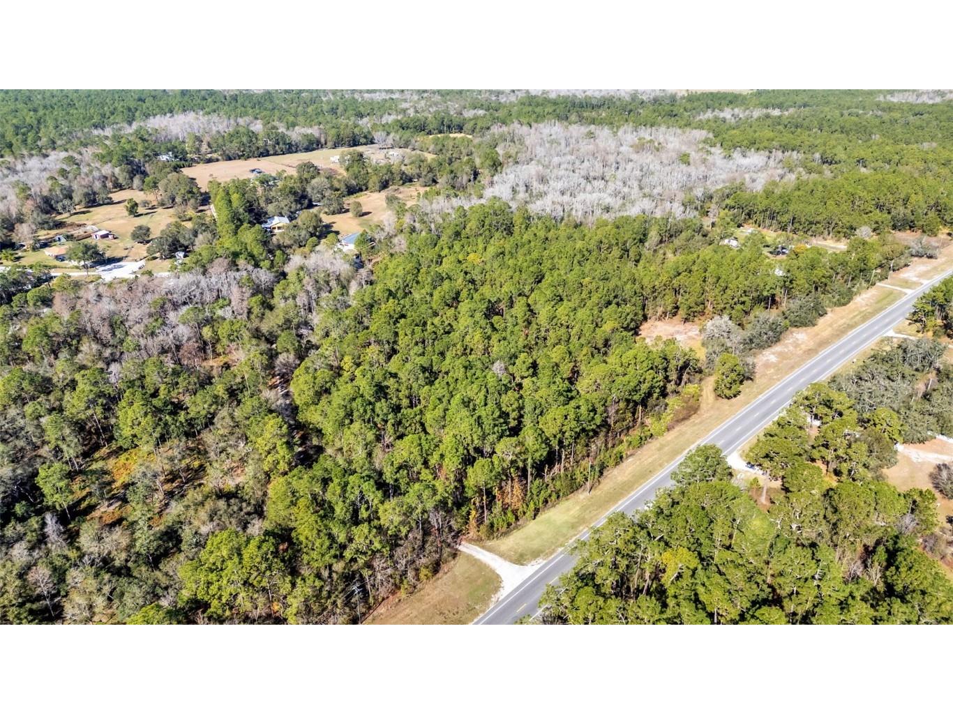 Commonwealth Avenue N Polk City FL 33868 L4958189 image1