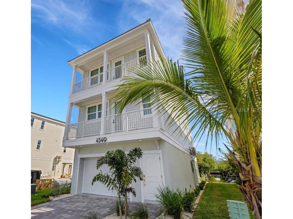  Cortez FL 34215 A4588410 image1