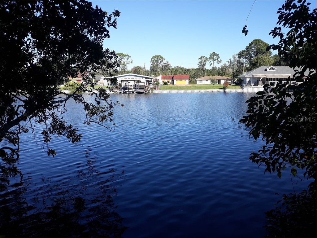 Country Club Drive Tavares FL 32778 - LITTLE LAKE HARRIS G5049001 image1