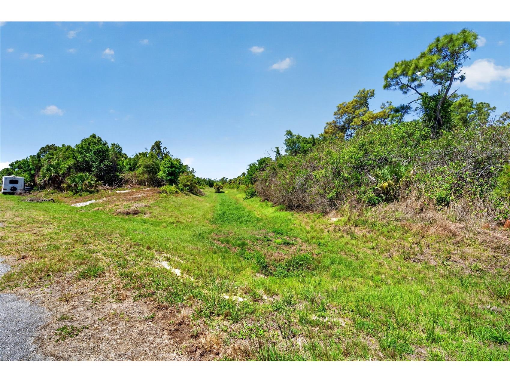Custer Circle North Port FL 34288 A4690866 image9