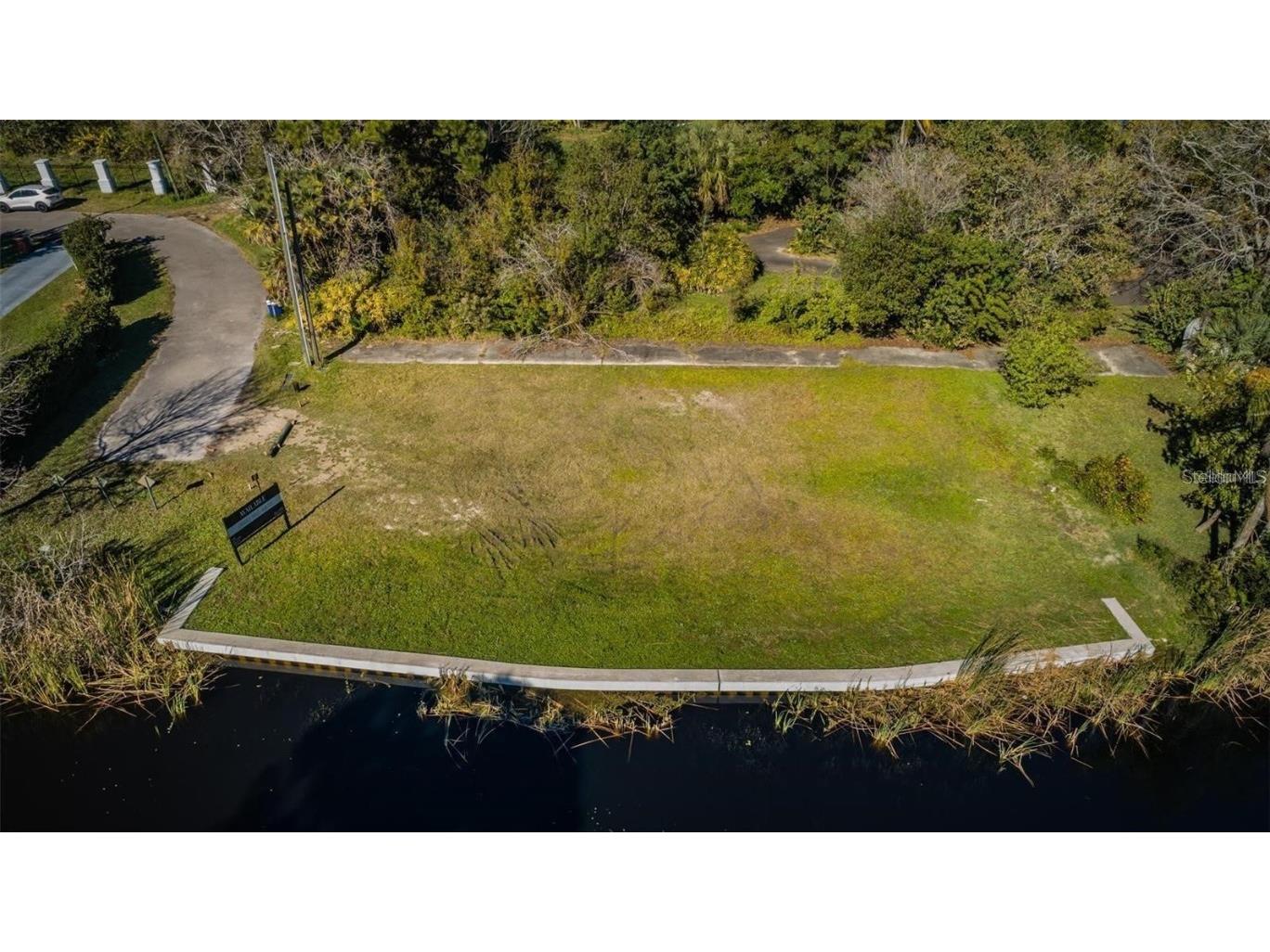Cyprus Drive Palm Harbor FL 34684 - LAKE TARPON U8242966 image1