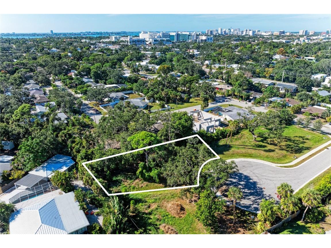 Datura Street Sarasota FL 34239 A4671869 image2