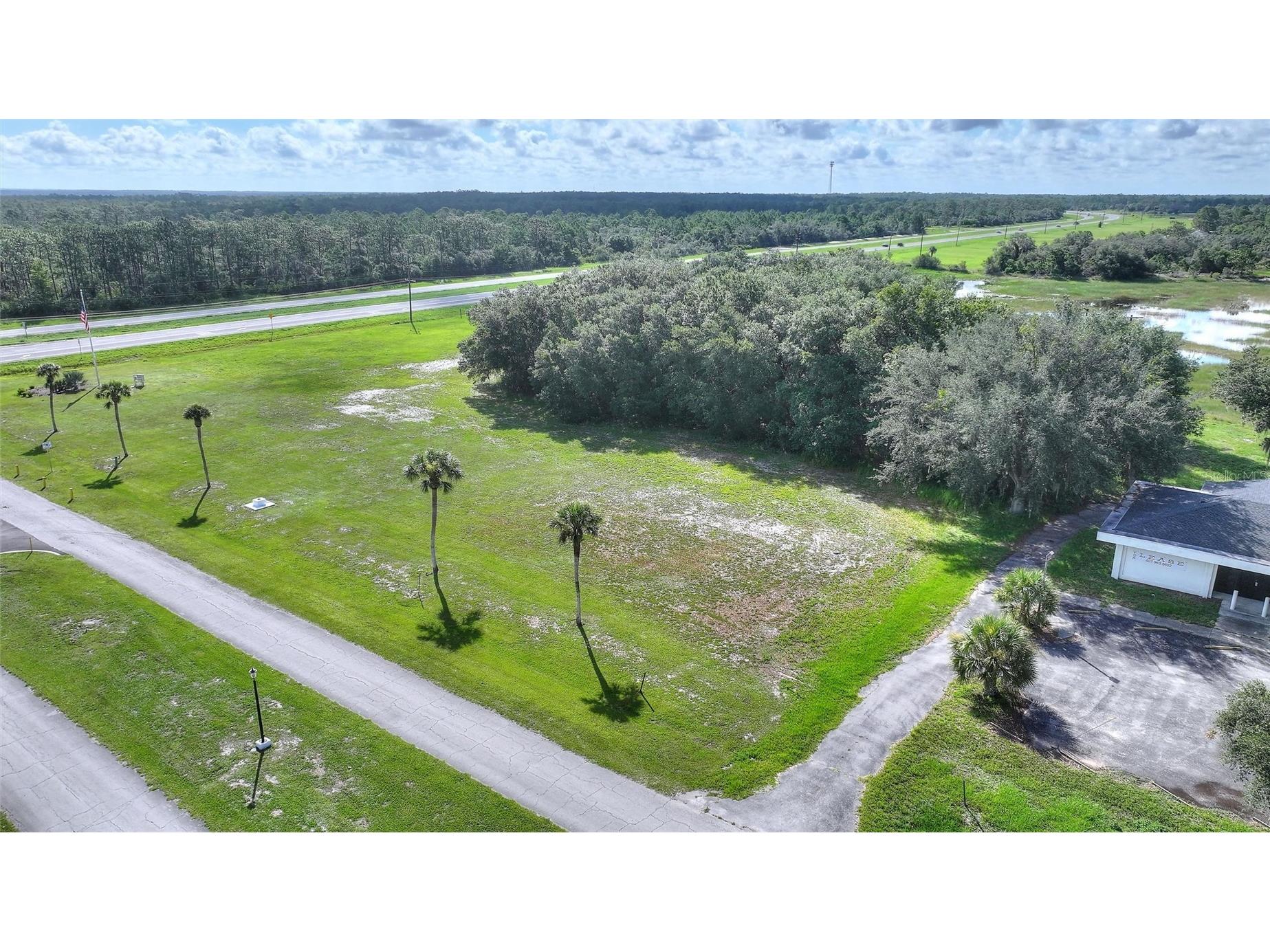 Deland Avenue Indian Lake Estates FL 33855 - LAKE WALK-IN-WATER & POND P4939202 image5