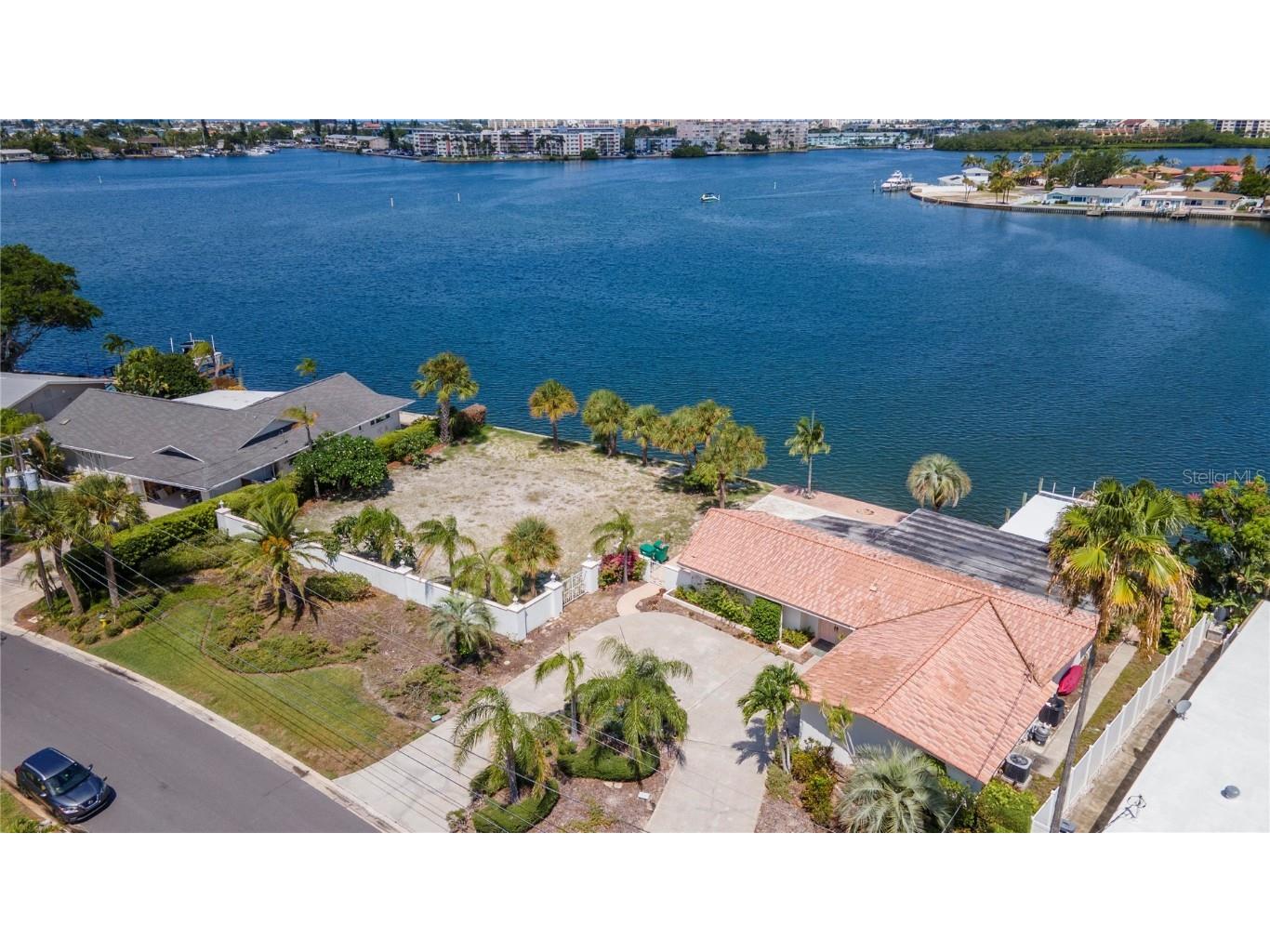 Dolphin Boulevard S Saint Petersburg FL 33707 U8250544 image1