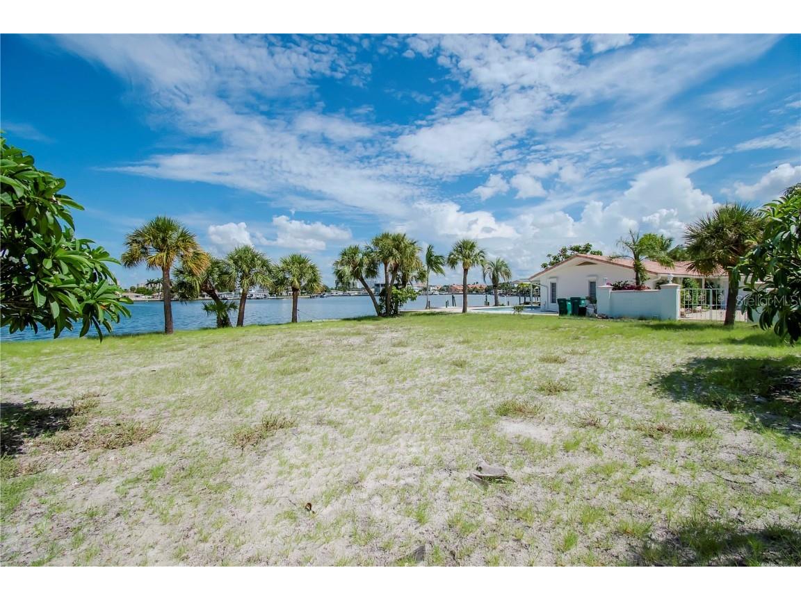 Dolphin Boulevard S Saint Petersburg FL 33707 U8250544 image5