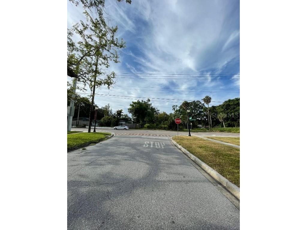 Dr Martin Luther King Jr Way Sarasota FL 34234 TB8303832 image1