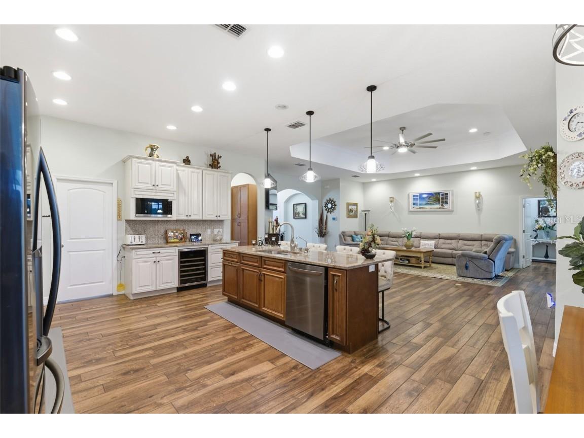  Dade City FL 33523 W7880942 image13