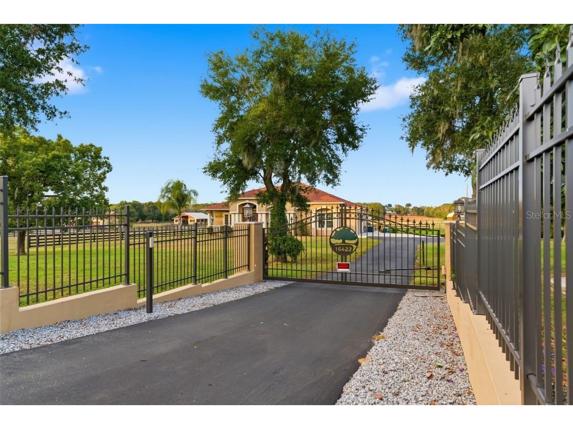  Dade City FL 33523 W7880942 image2