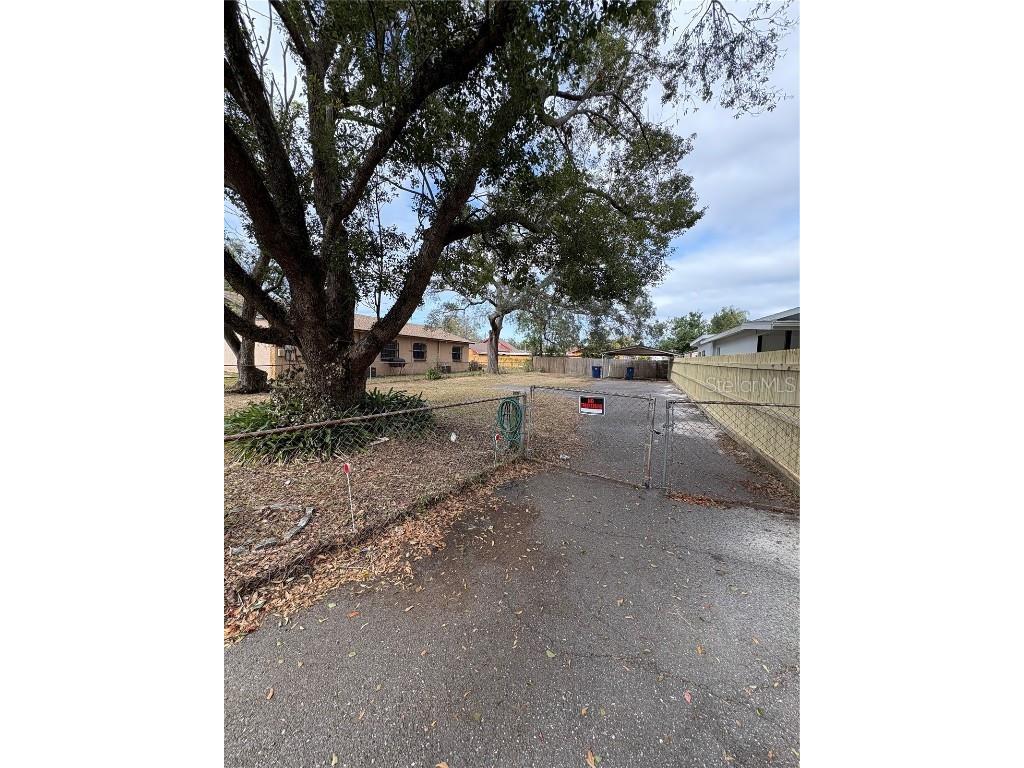 E Bougainvillea Avenue Tampa FL 33612 TB8341973 image1