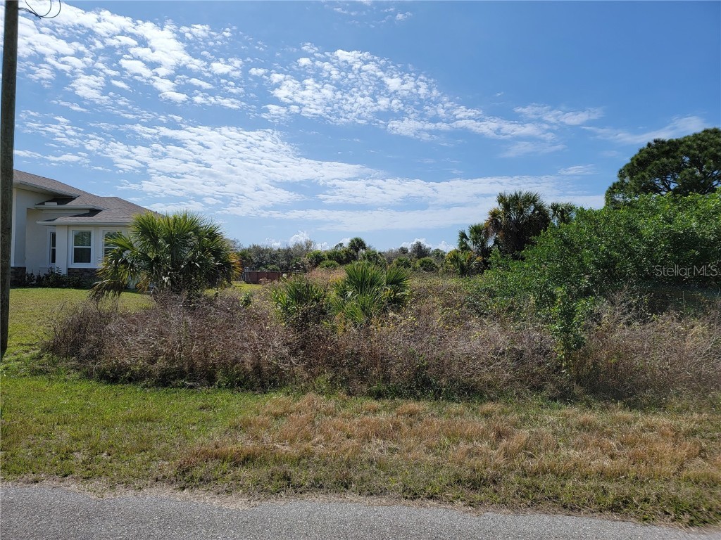 Eastman Circle North Port FL 34288 A4629381 image1