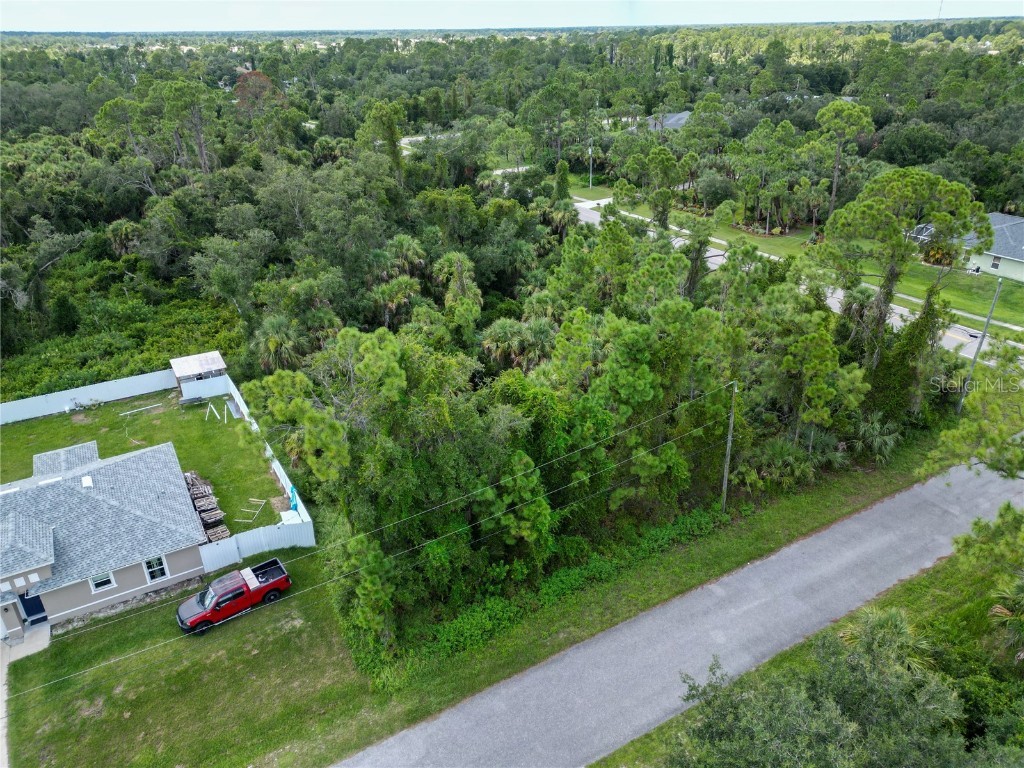 Edwin Avenue North Port FL 34288 A4662996 image1