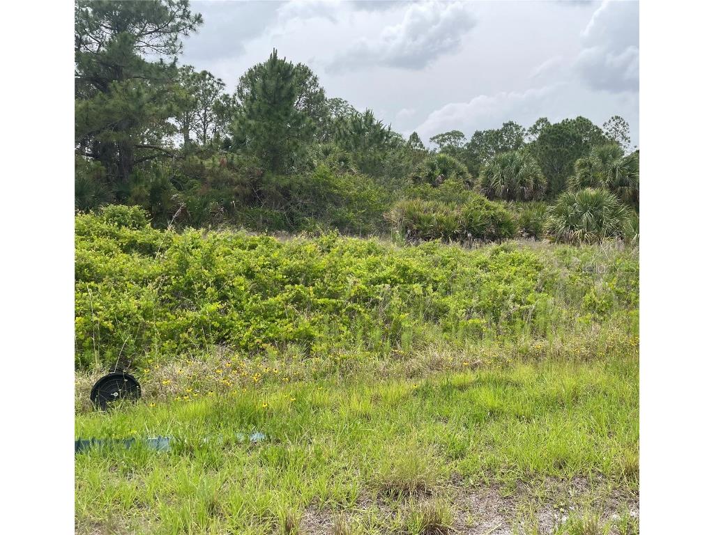 English Circle North Port FL 34288 A4559223 image1