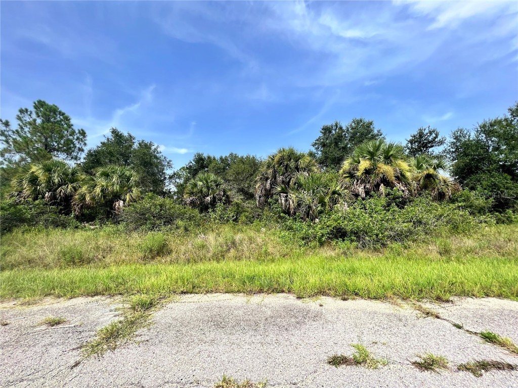 English Circle North Port FL 34288 C7489192 image1