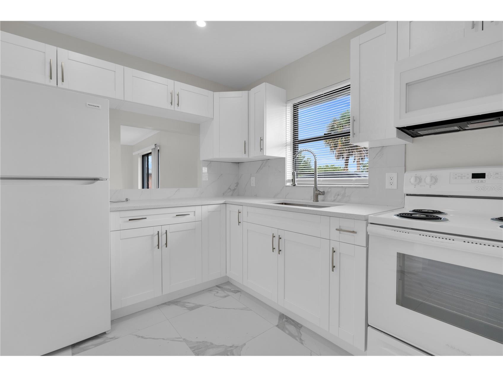  Englewood FL 34224 C7526878 image17