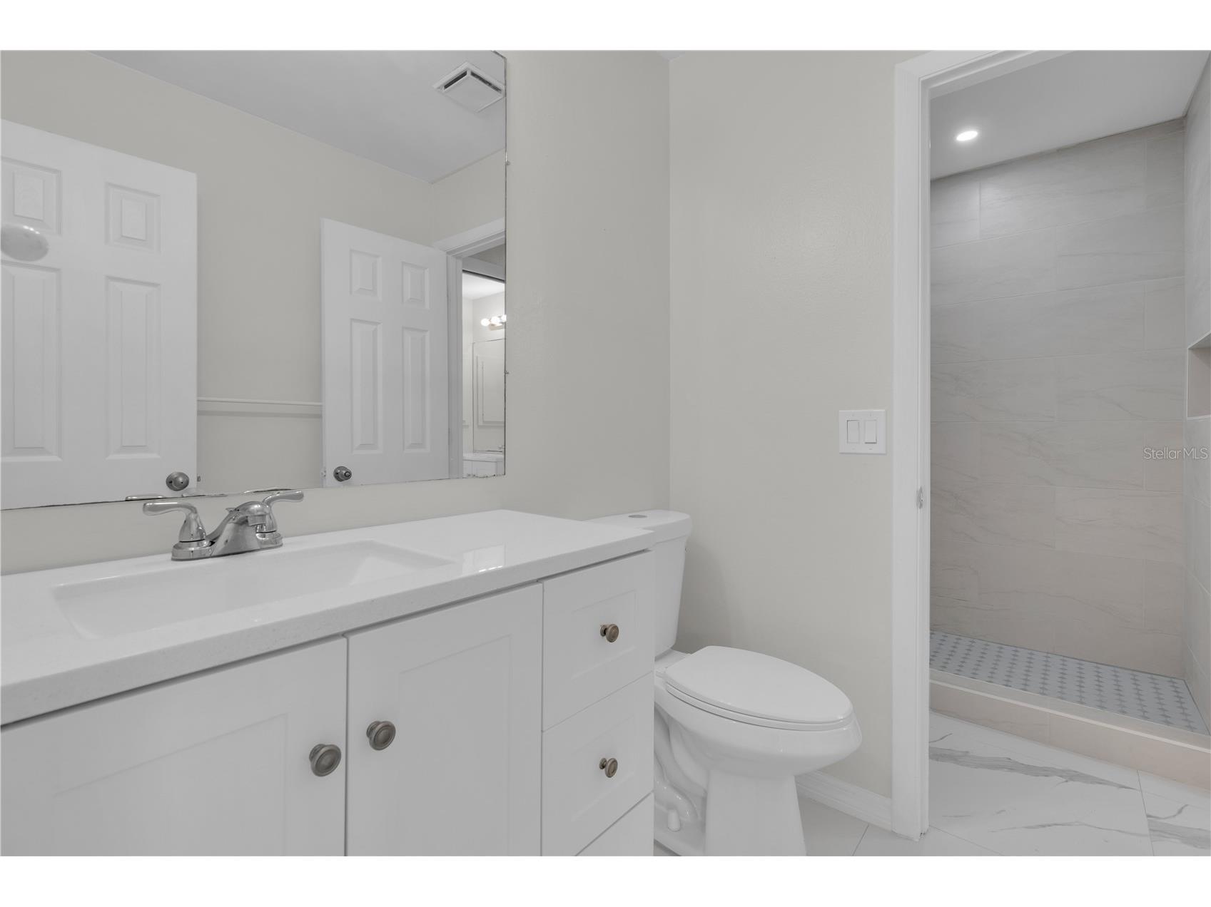  Englewood FL 34224 C7526878 image19