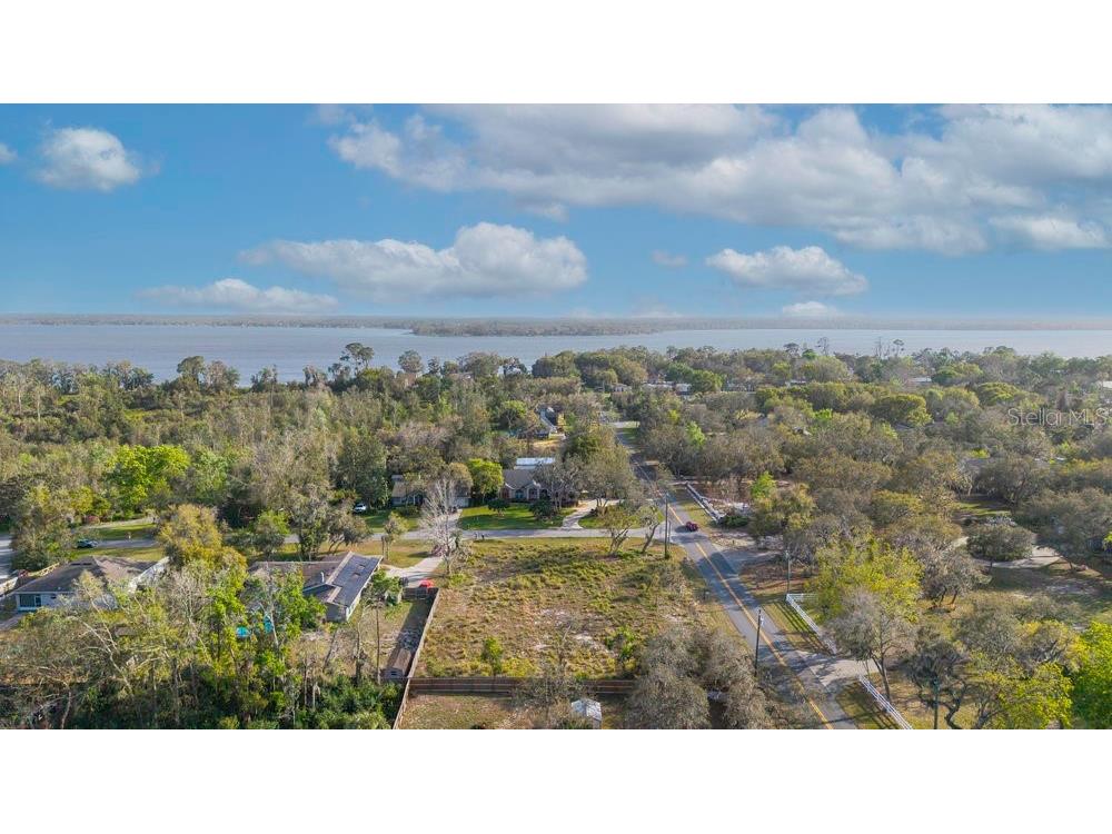 Fairview Avenue Tavares FL 32778 G5093105 image1