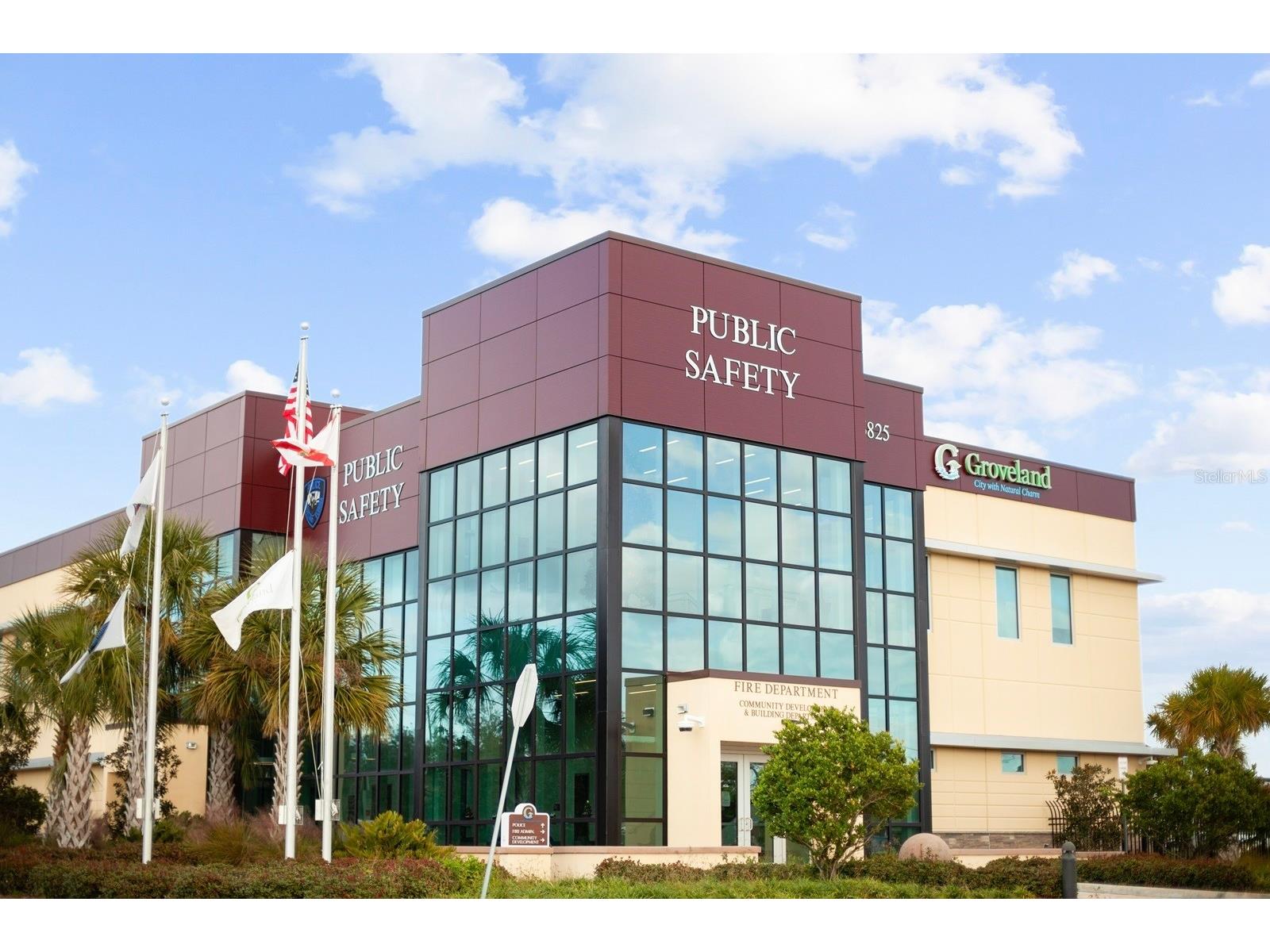 Falabella Groveland FL 34736 O6376979 image47