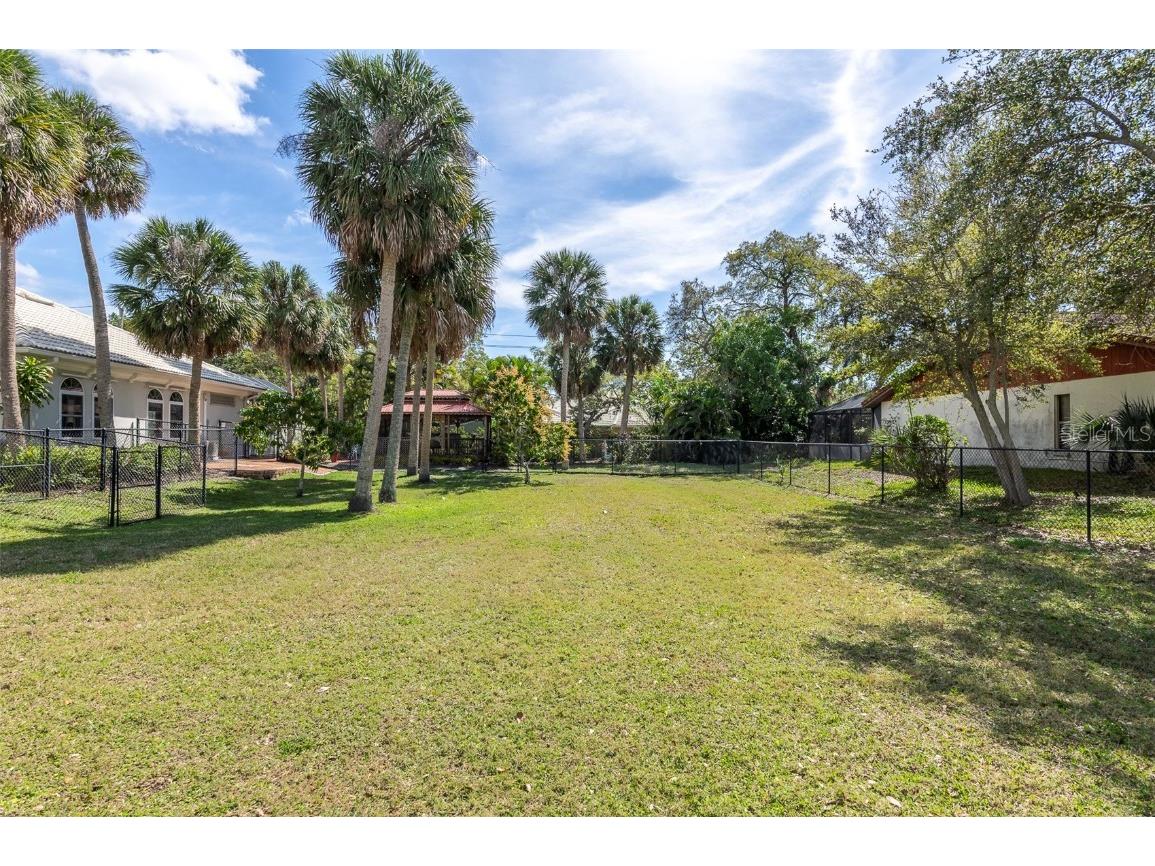 Fiesta Drive Sarasota FL 34231 A4672941 image1