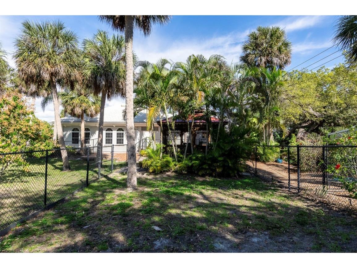 Fiesta Drive Sarasota FL 34231 A4672941 image7